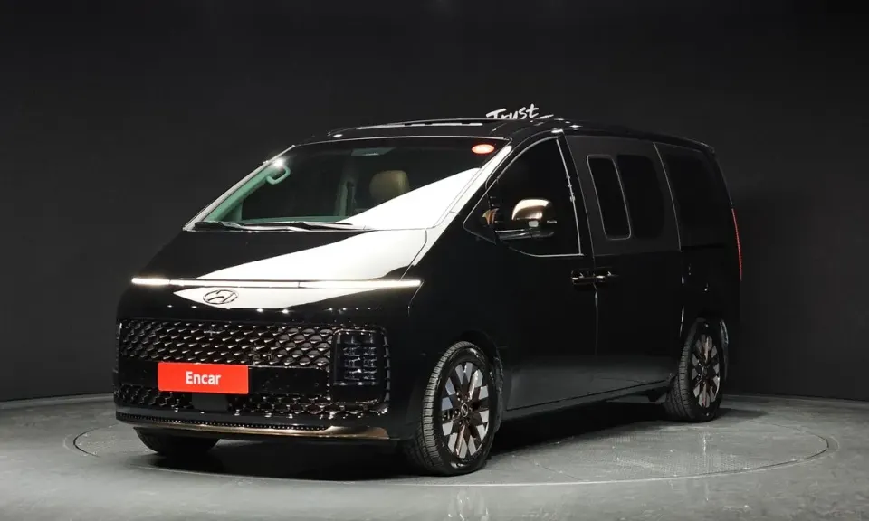 Hyundai Staria