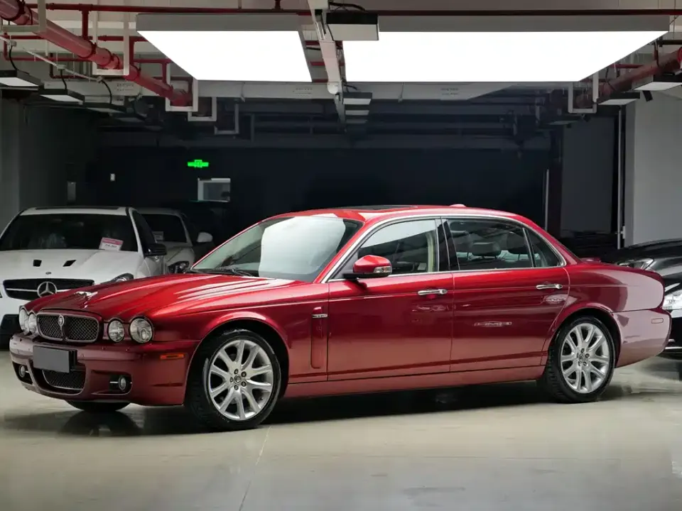 Jaguar XJ