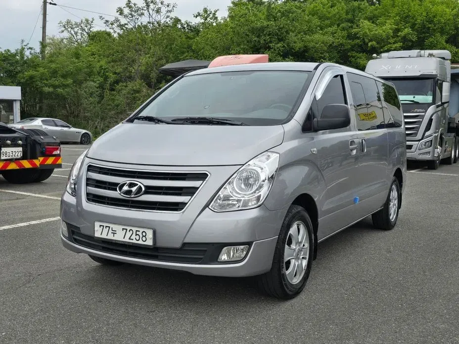 Hyundai Starex