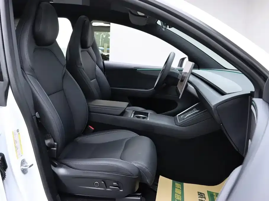Tesla Model Y L