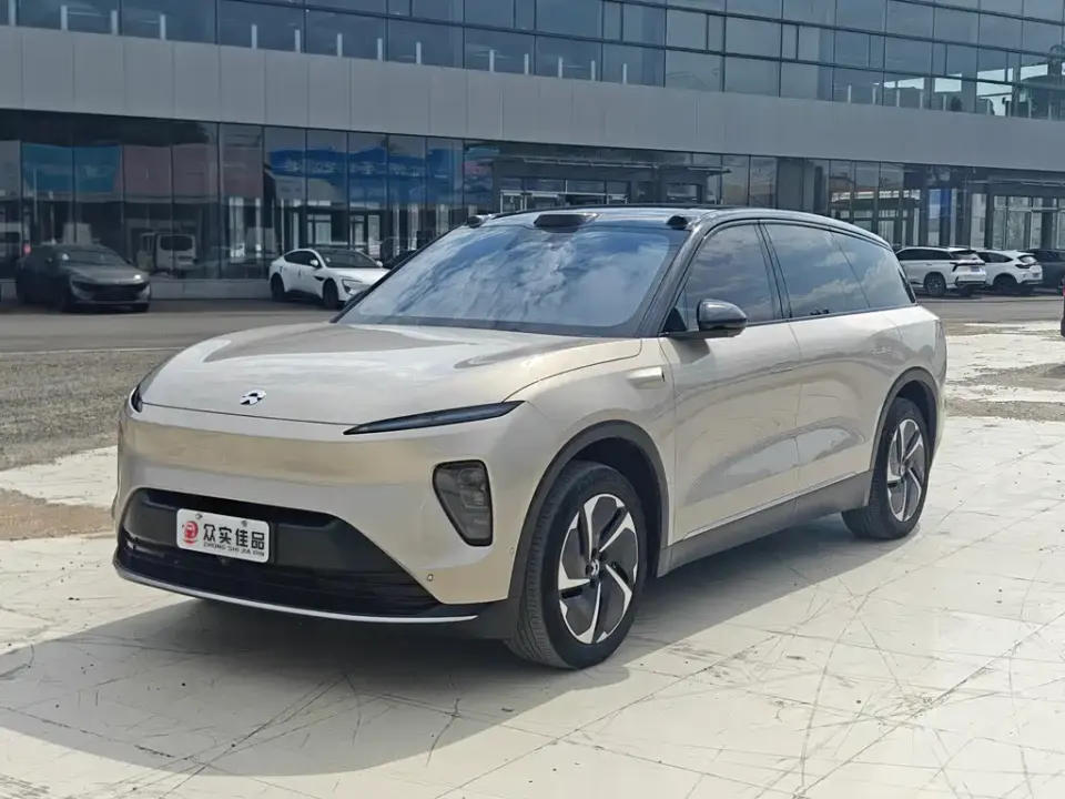 Nio ES8