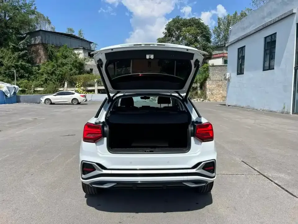 Audi Q2L