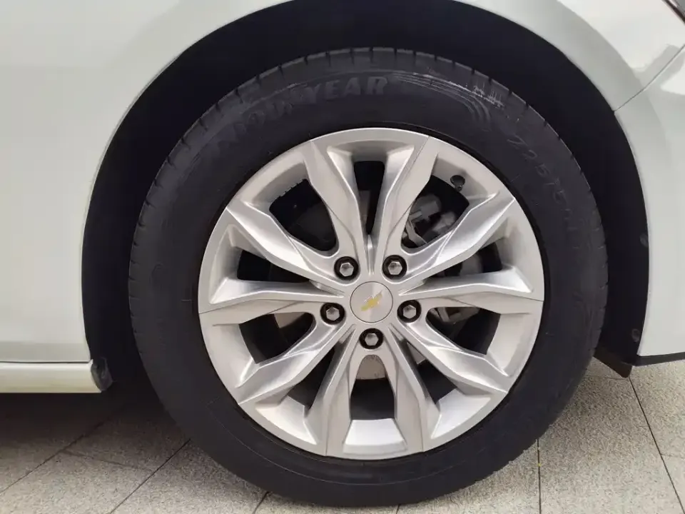 Chevrolet Malibu XL