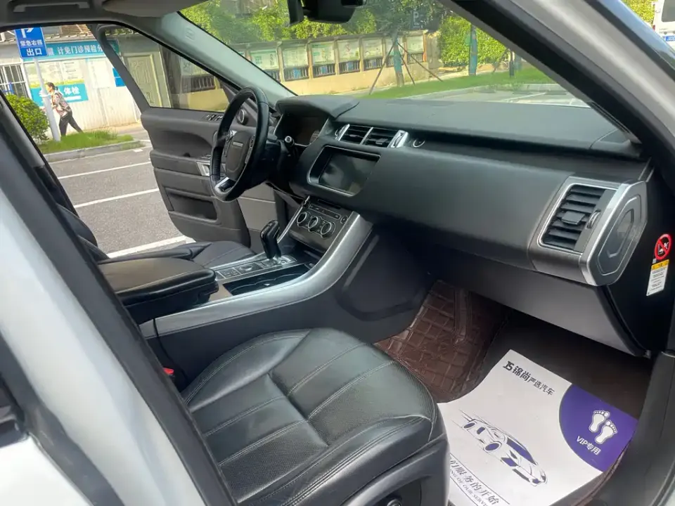Land Rover Sport