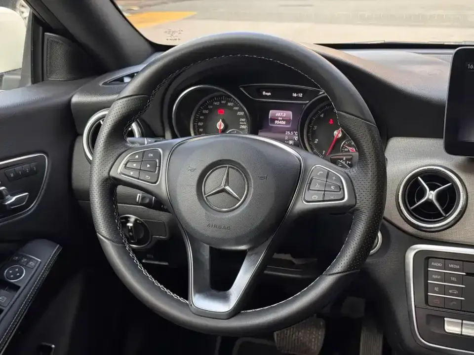 Mercedes-Benz CLA (Import)