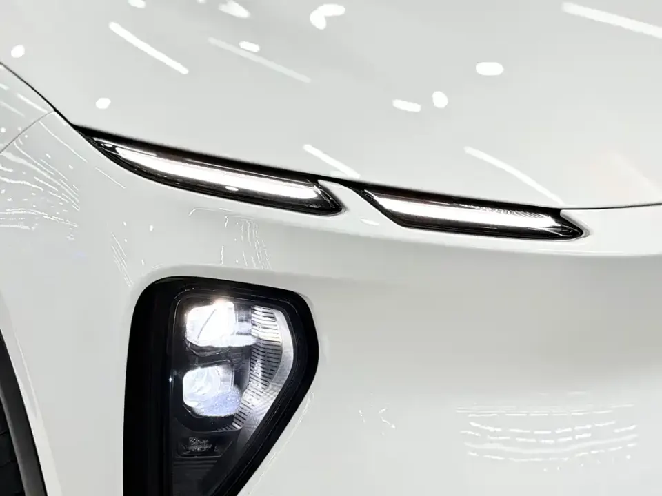Nio EC6