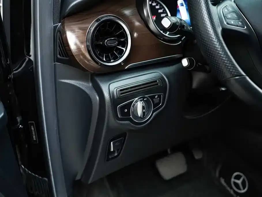 Mercedes-Benz V-Class