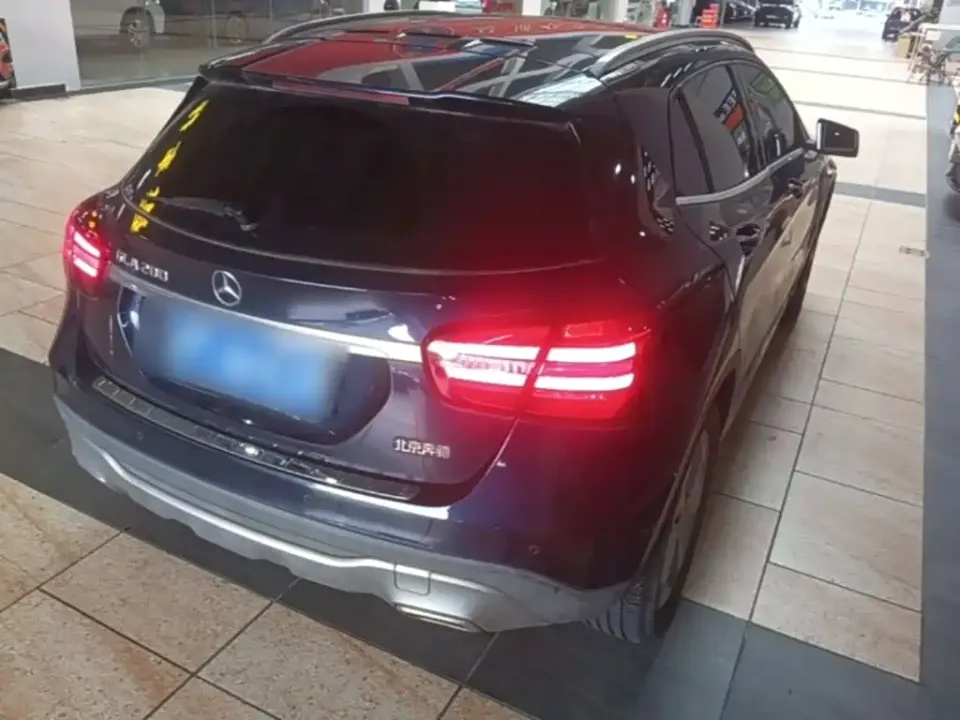 Mercedes-Benz GLA