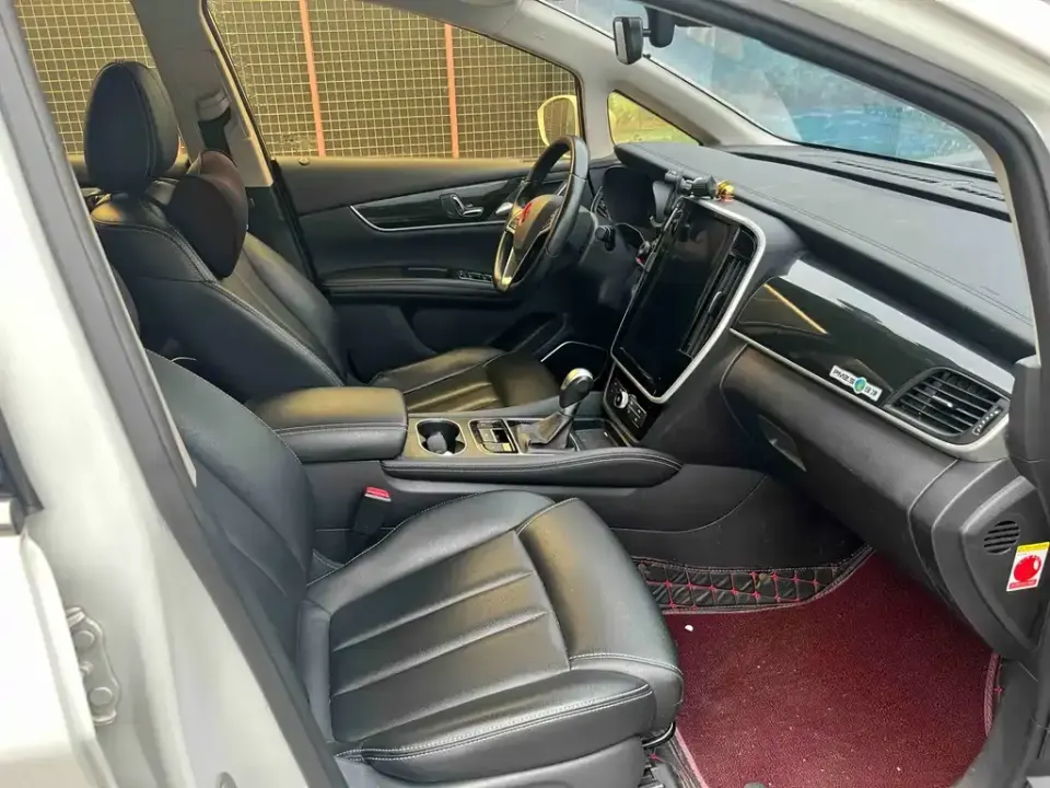 BYD MAX