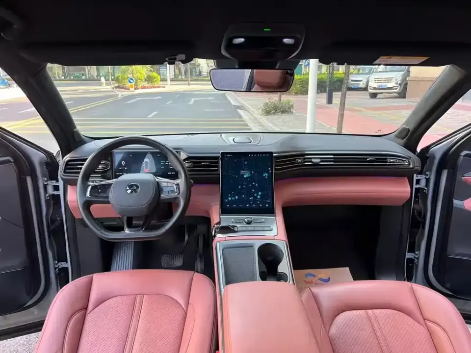 Nio EC6