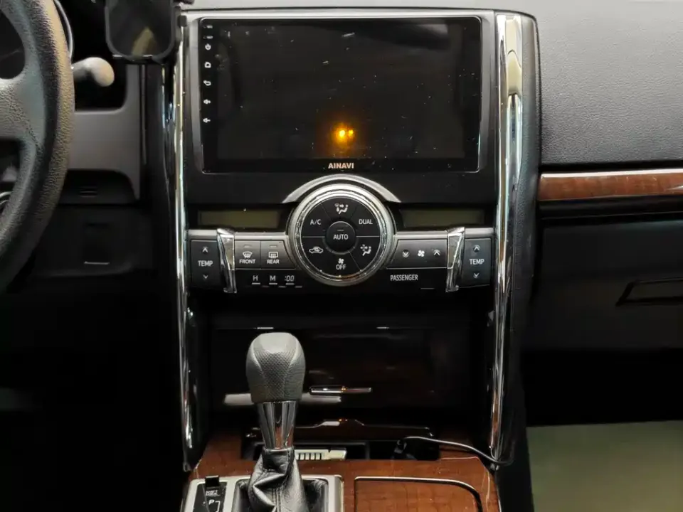 Toyota Reiz