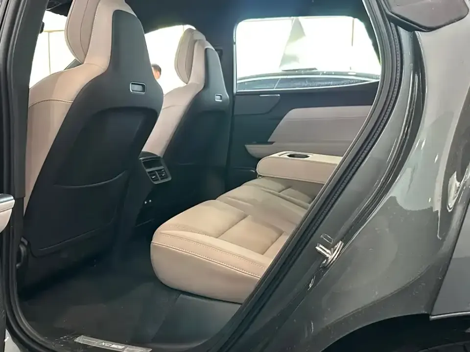 Volvo XC70 PHEV