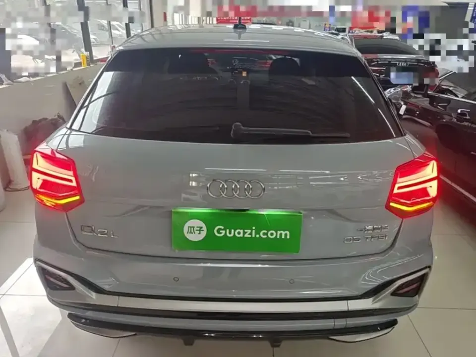 Audi Q2L