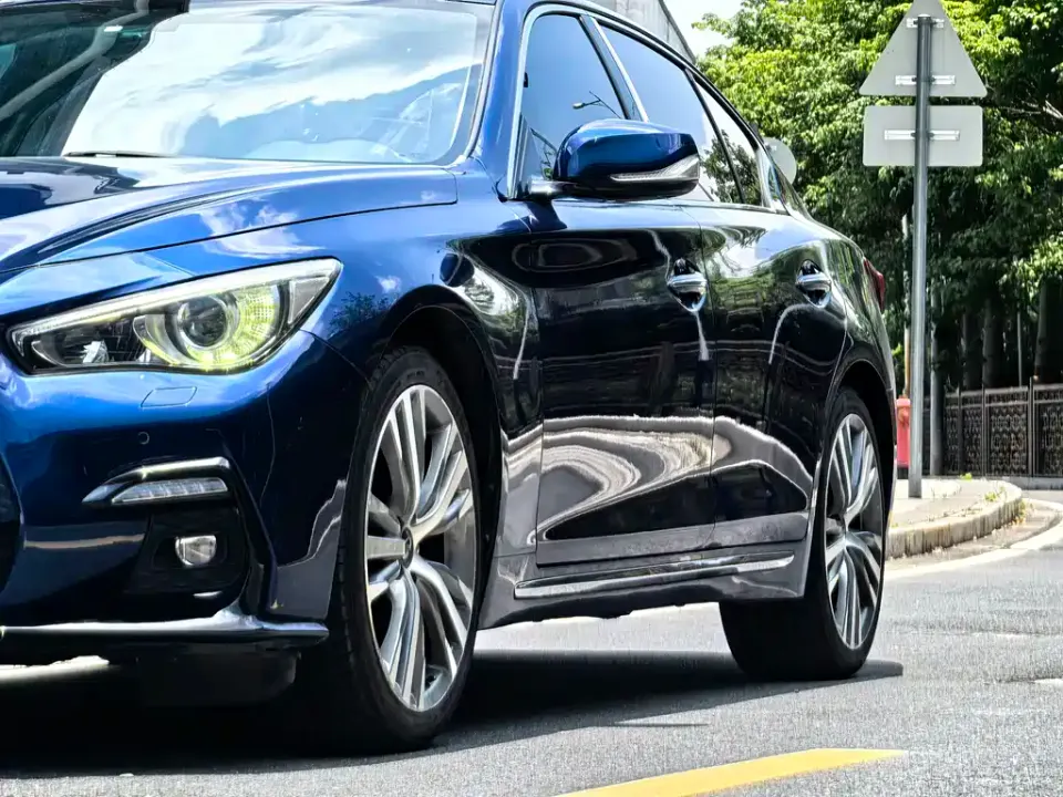 Infiniti Q50L