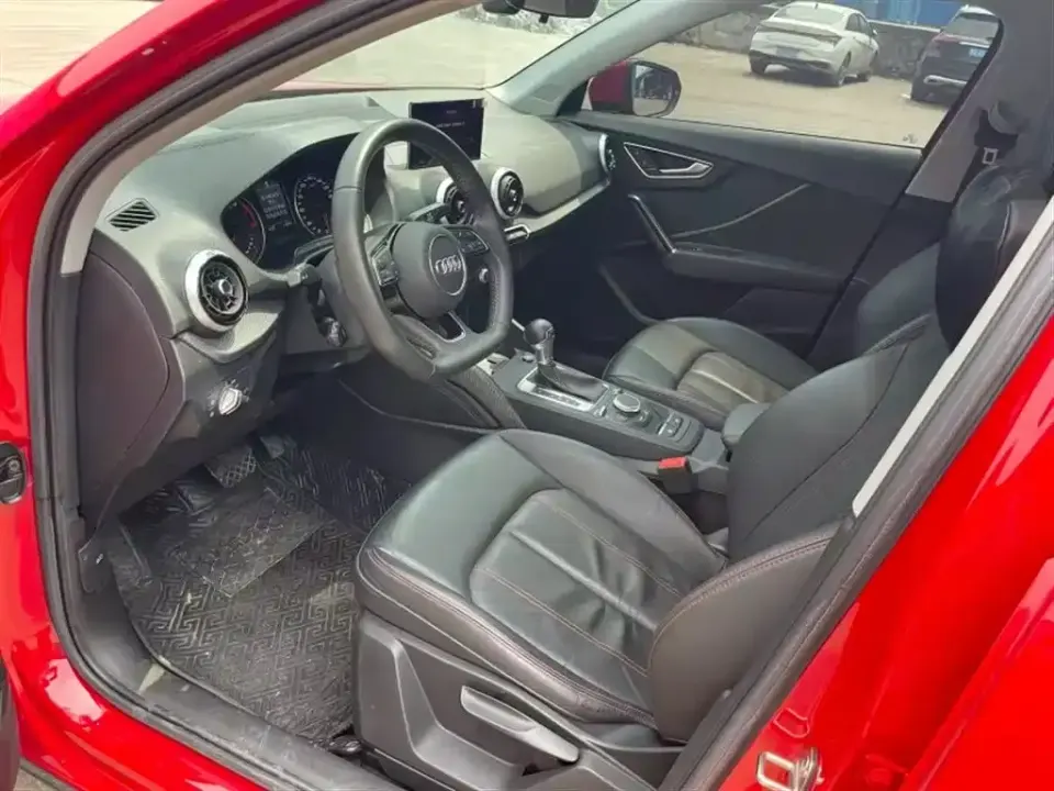 Audi Q2L