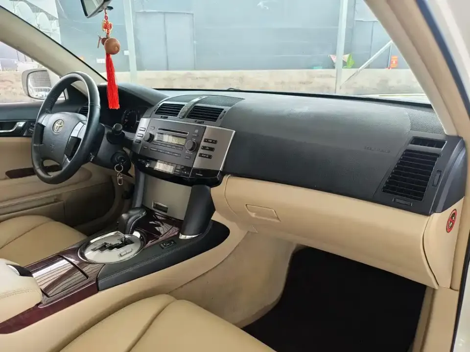Toyota Reiz