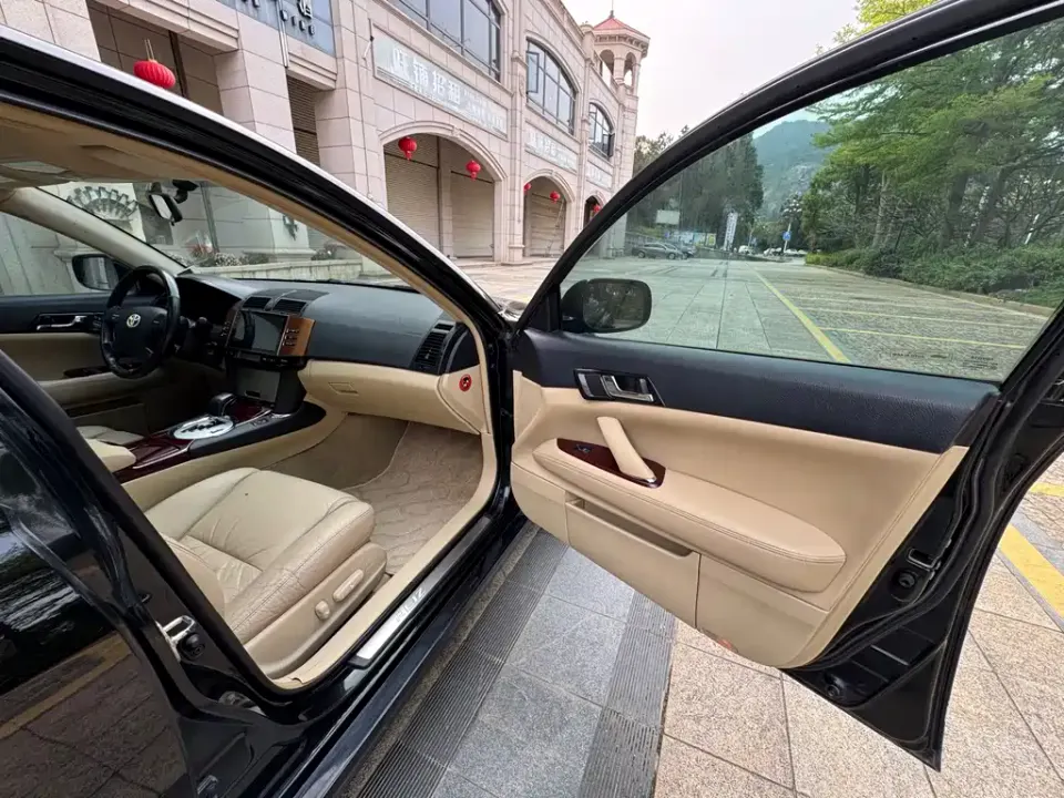 Toyota Reiz