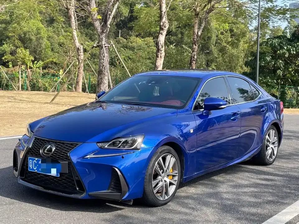 Lexus IS