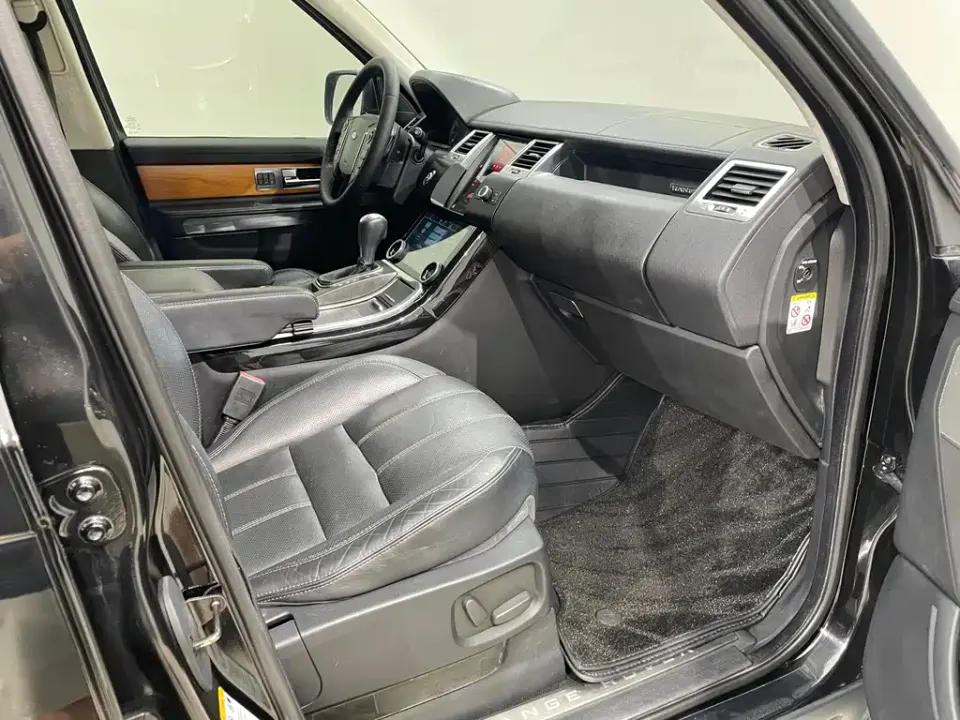 Land Rover Sport