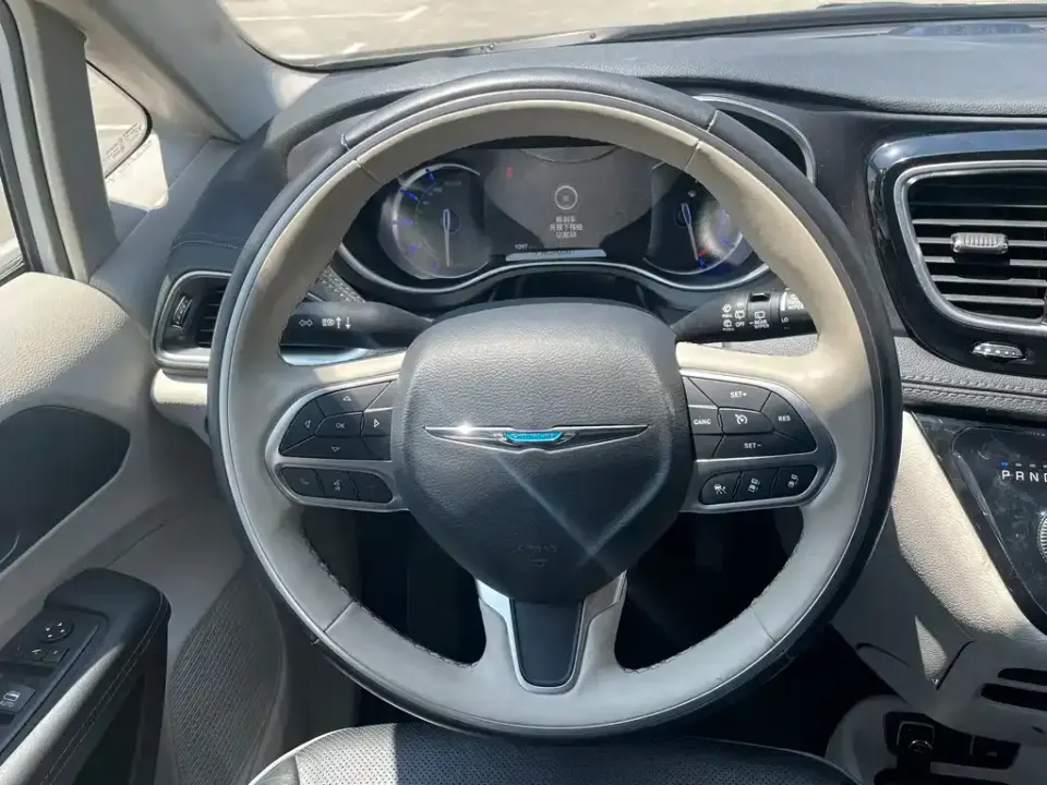 Chrysler Grand Voyager PHEV (Import)