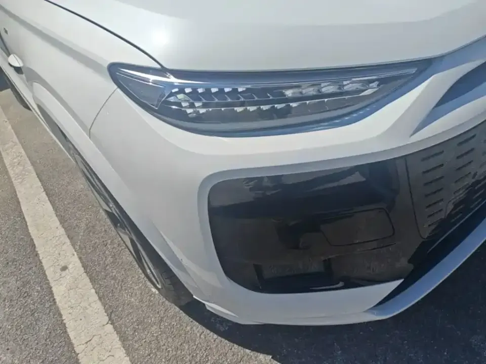 Audi Q6L e-tron