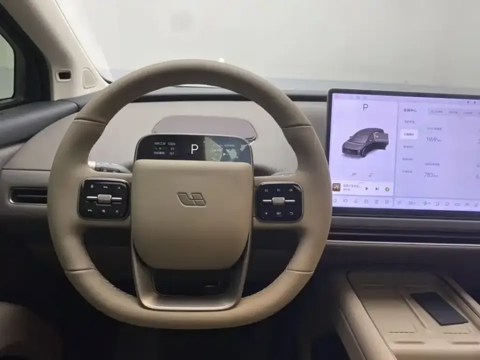 Li Li i8