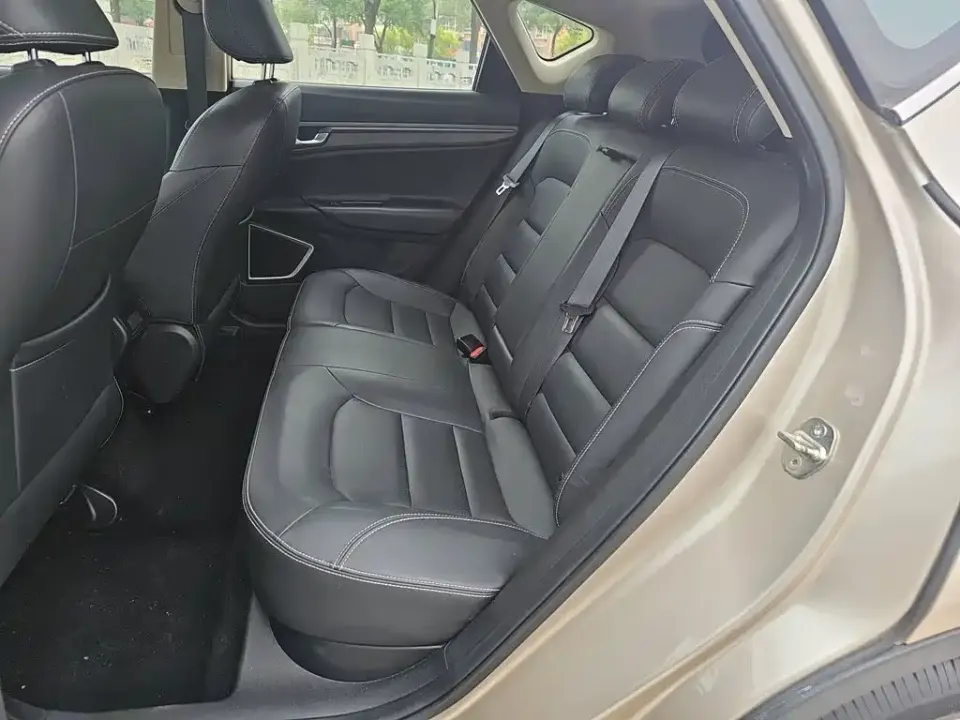 Geely Emgrand GS