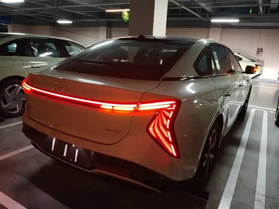 Hongqi Hongqi EH7