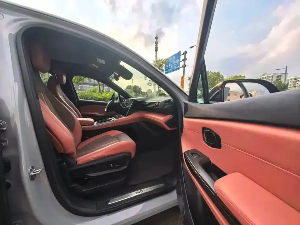 Nio EC6