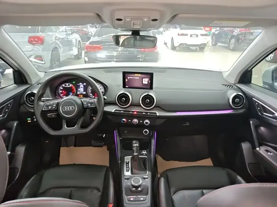 Audi Q2L