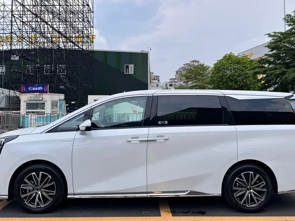 GAC Trumpchi M8
