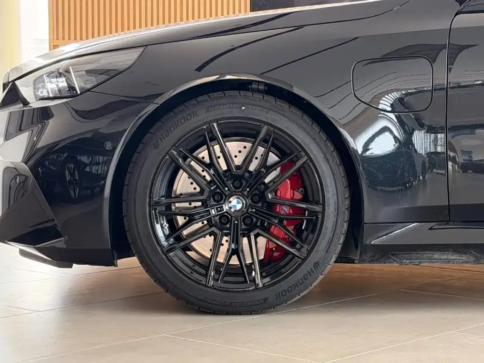 BMW M5 New Energy