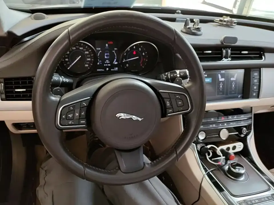 Jaguar XFL