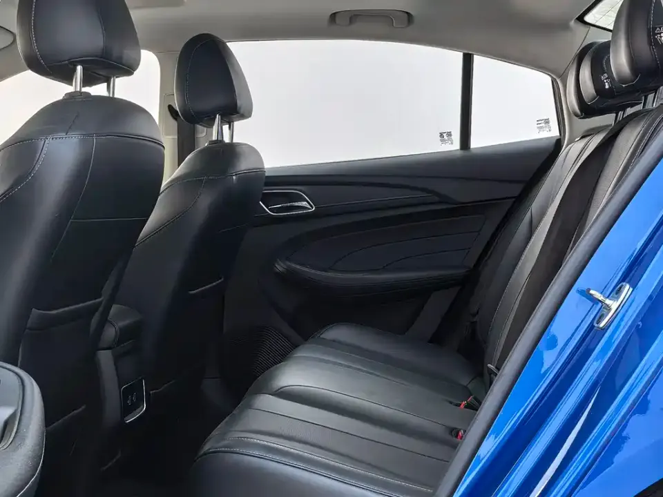 Roewe i5