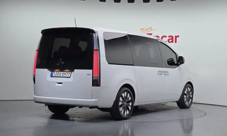 Hyundai Staria
