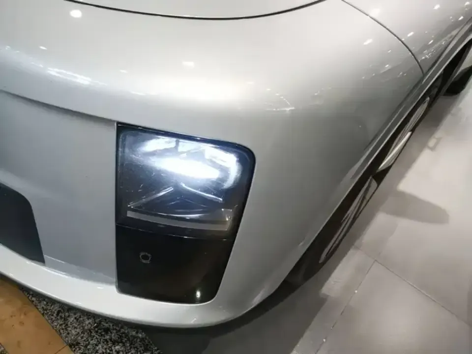 Li Li i6