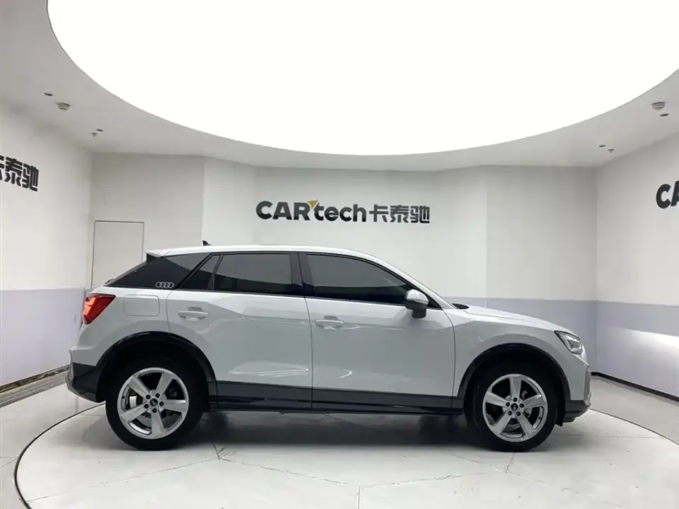 Audi Q2L