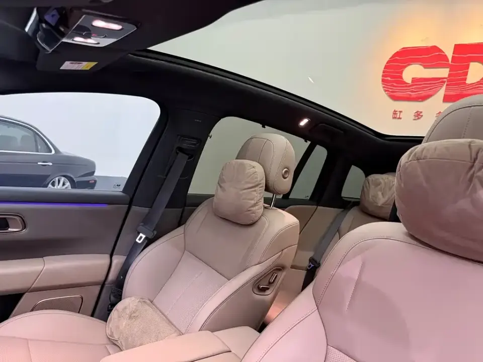 Li Li i6