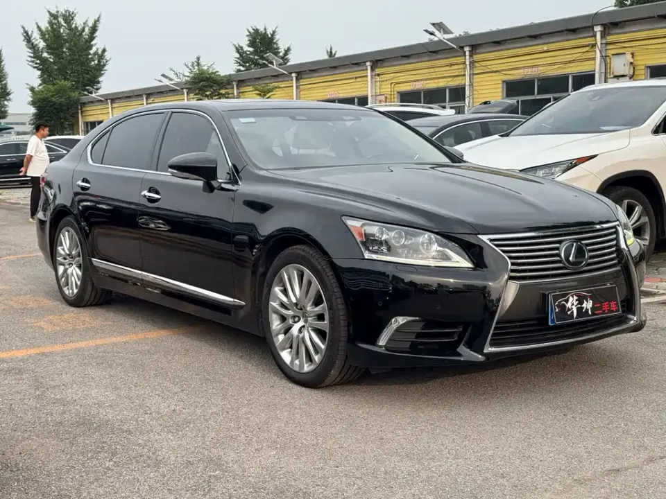 Lexus LS