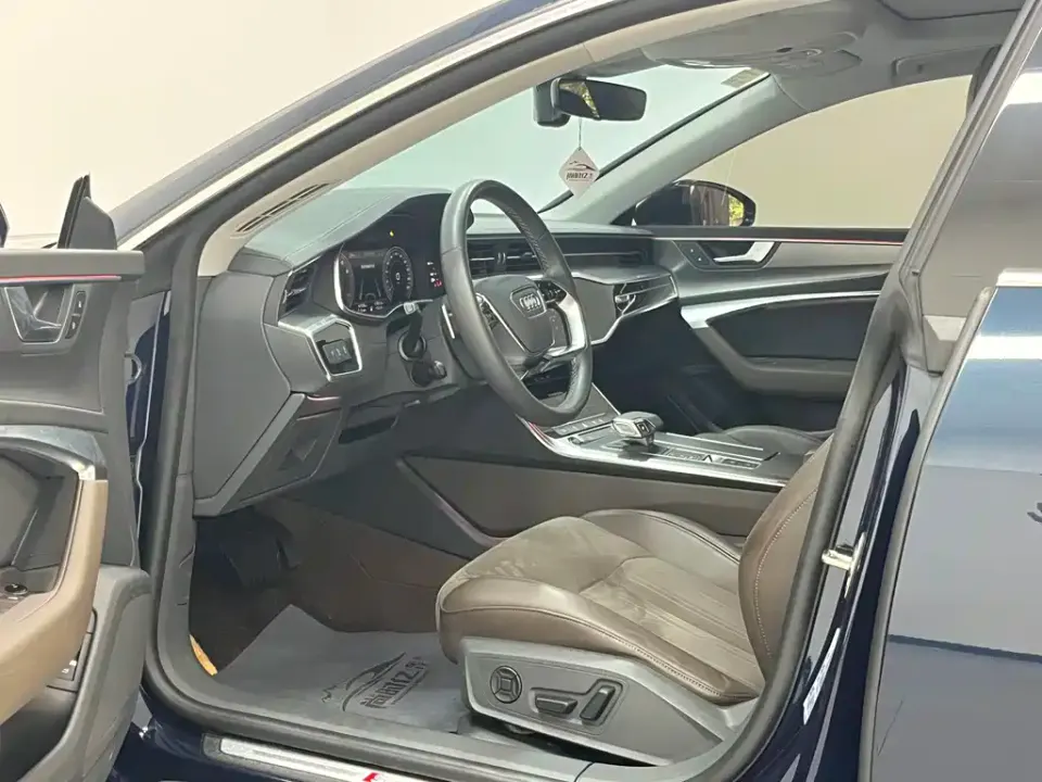 Audi A7L