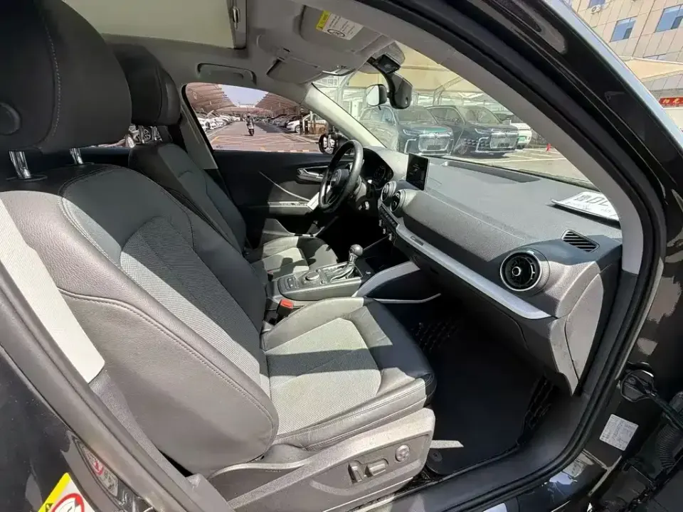 Audi Q2L