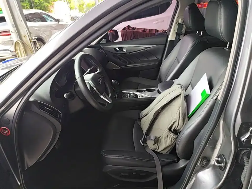 Infiniti Q50L