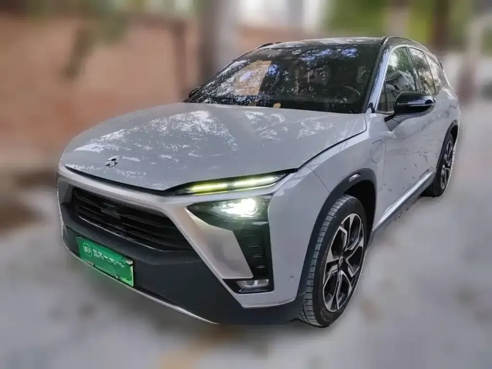 Nio ES8