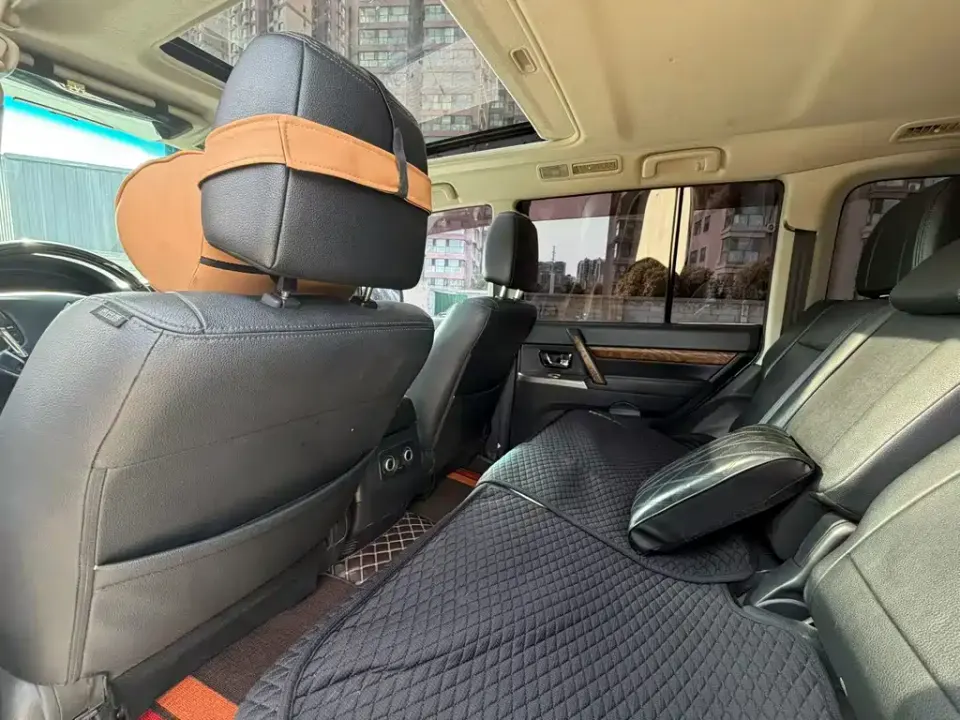 Mitsubishi Pajero (Import)