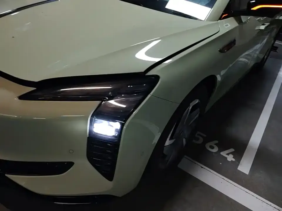 Hongqi Hongqi EH7