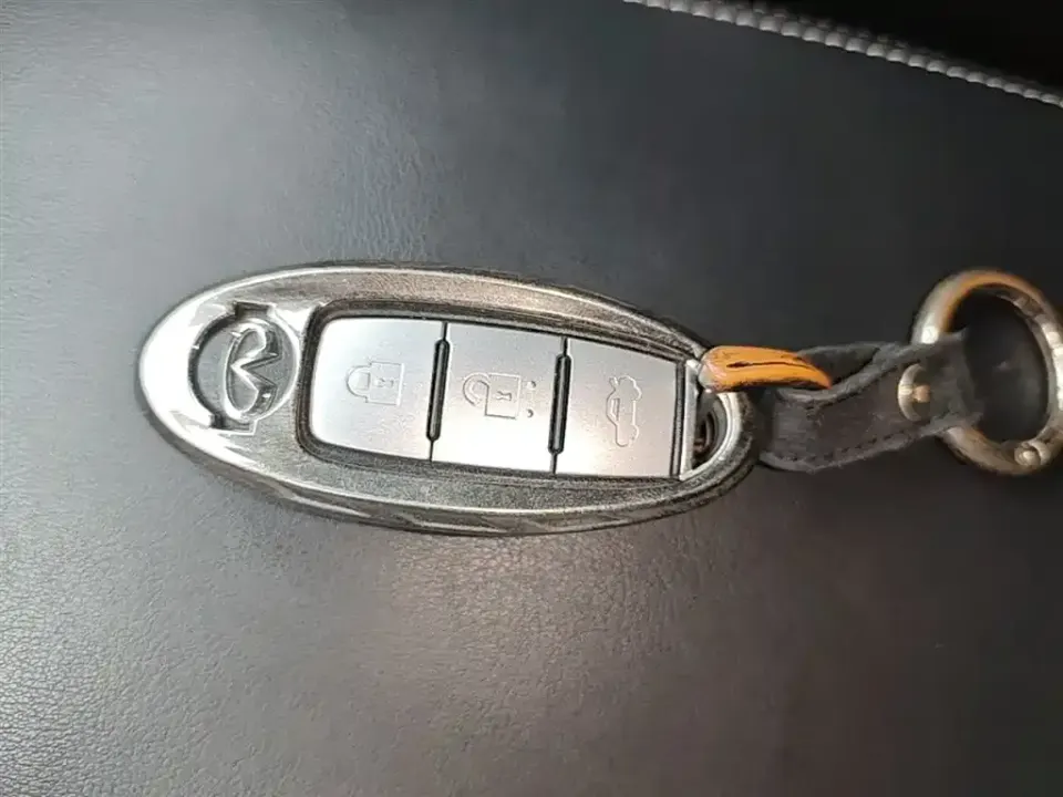 Infiniti Q50L