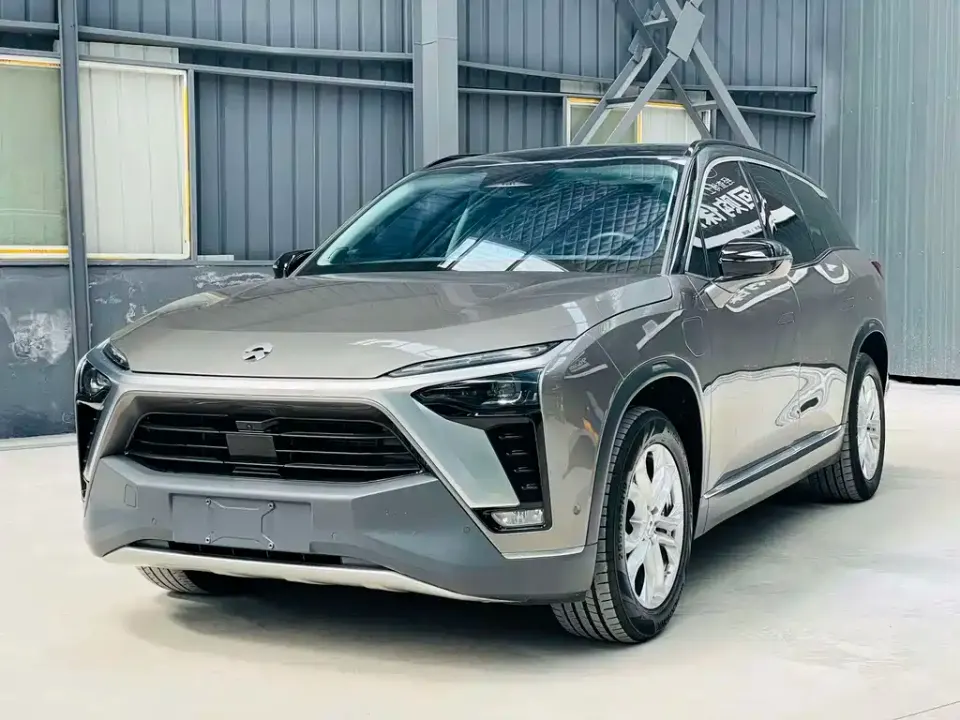 Nio ES8
