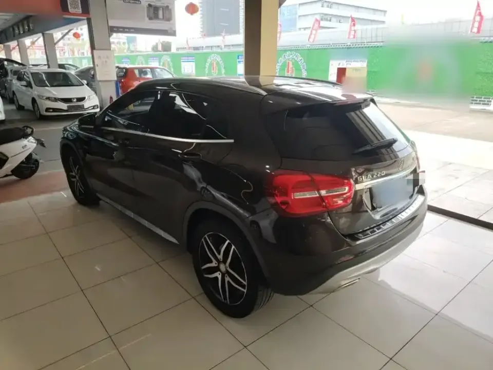 Mercedes-Benz GLA