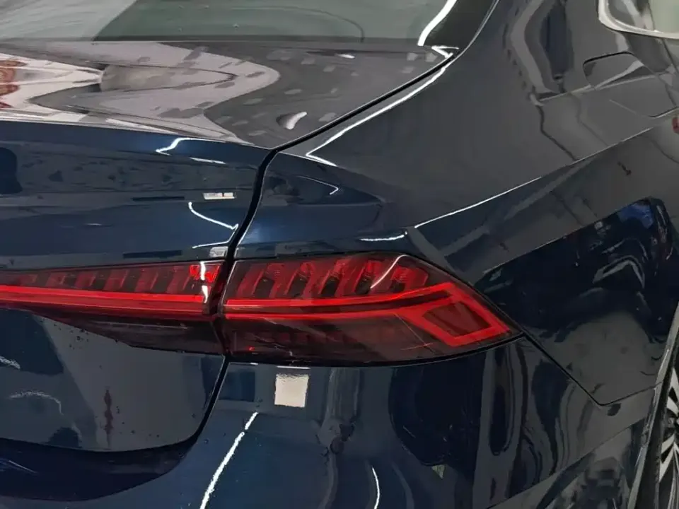Audi A7L