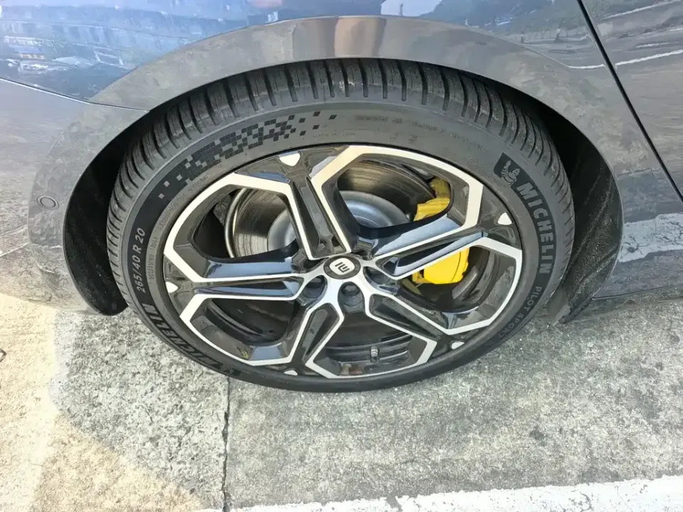 Xiaomi SU7